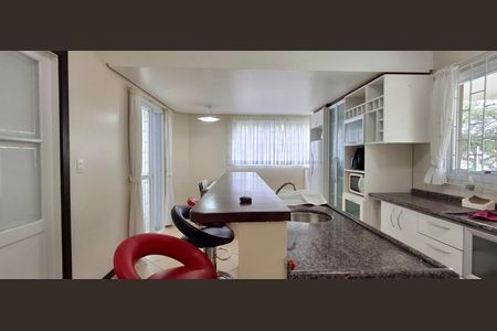 Casa para alugar com 290m², 4 quartos e 4 vagasCozinha