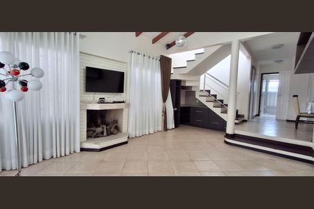 Casa para alugar com 290m², 4 quartos e 4 vagasSala