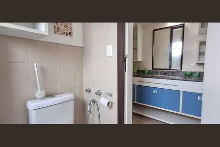 Casa para alugar com 290m², 4 quartos e 4 vagasBanheiro Social