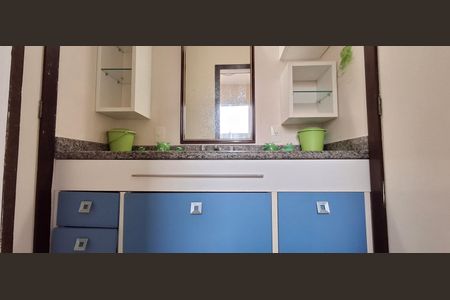 Casa para alugar com 290m², 4 quartos e 4 vagasBanheiro Social