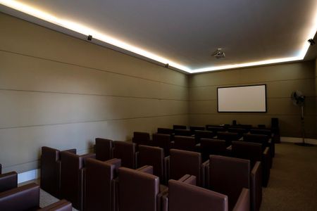 Apartamento à venda com 125m², 3 quartos e 3 vagas Apartamento à venda com 125m², 3 quartos e 3 vagasCinema
