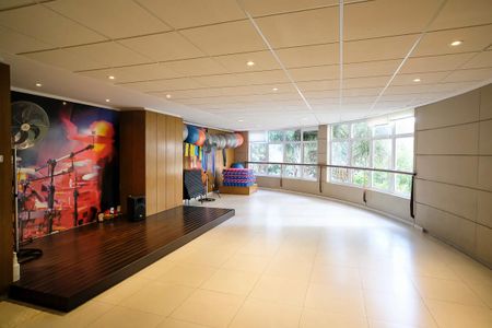 Apartamento à venda com 125m², 3 quartos e 3 vagas Apartamento à venda com 125m², 3 quartos e 3 vagasÁrea comum