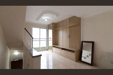 Sala de casa de condomínio para alugar com 2 quartos, 81m² em Vila Talarico, São Paulo