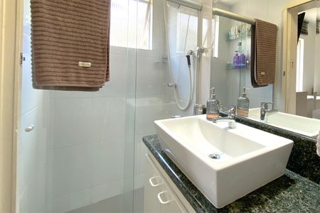 Apartamento à venda com 111m², 3 quartos e 2 vagas Apartamento à venda com 111m², 3 quartos e 2 vagasBanheiro da Suíte 1