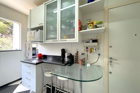 Apartamento à venda com 111m², 3 quartos e 2 vagas Apartamento à venda com 111m², 3 quartos e 2 vagasCozinha