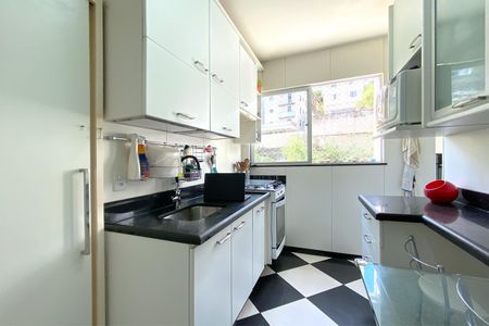 Apartamento à venda com 111m², 3 quartos e 2 vagas Apartamento à venda com 111m², 3 quartos e 2 vagasCozinha