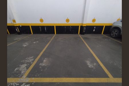 Apartamento à venda com 75m², 3 quartos e 2 vagas Apartamento à venda com 75m², 3 quartos e 2 vagasGaragem