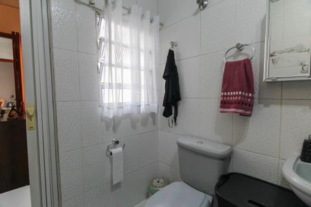 Casa à venda com 150m², 4 quartos e 2 vagas Casa à venda com 150m², 4 quartos e 2 vagasBanheiro da Suíte