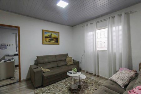 Casa à venda com 150m², 4 quartos e 2 vagas Casa à venda com 150m², 4 quartos e 2 vagasSala