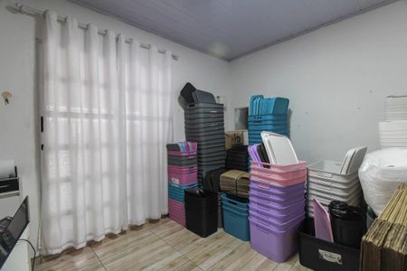 Casa à venda com 150m², 4 quartos e 2 vagas Casa à venda com 150m², 4 quartos e 2 vagasEscritório