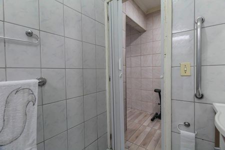 Casa à venda com 150m², 4 quartos e 2 vagas Casa à venda com 150m², 4 quartos e 2 vagasBanheiro