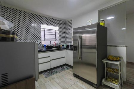 Casa à venda com 150m², 4 quartos e 2 vagas Casa à venda com 150m², 4 quartos e 2 vagasCozinha