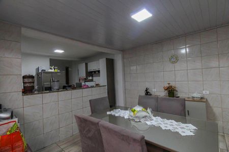 Casa à venda com 150m², 4 quartos e 2 vagas Casa à venda com 150m², 4 quartos e 2 vagasSala de Jantar