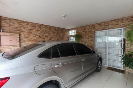 Casa à venda com 150m², 4 quartos e 2 vagas Casa à venda com 150m², 4 quartos e 2 vagasGaragem