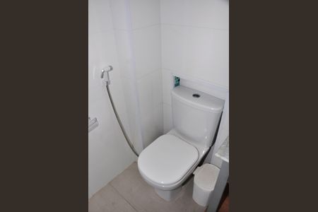 Apartamento para alugar com 60m², 2 quartos e 1 vagaDetalhe - Banheiro Social