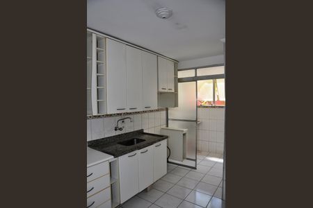 Apartamento para alugar com 60m², 2 quartos e 1 vagaDetalhe - Cozinha