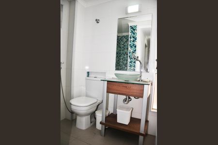 Apartamento para alugar com 60m², 2 quartos e 1 vagaDetalhe - Banheiro Social