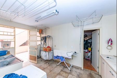 Casa à venda com 622m², 5 quartos e 5 vagasÁrea de Serviço