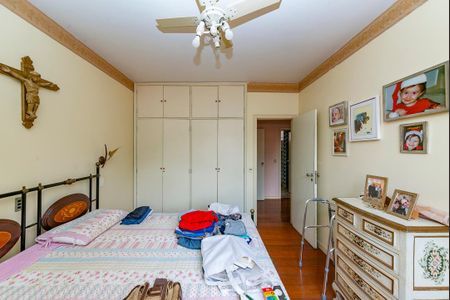 Casa à venda com 622m², 5 quartos e 5 vagasQuarto 4