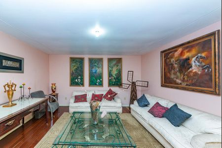 Casa à venda com 622m², 5 quartos e 5 vagasSala 1