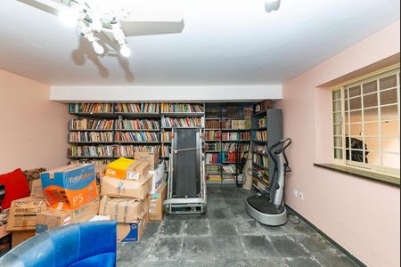 Casa à venda com 622m², 5 quartos e 5 vagasQuarto de Serviço