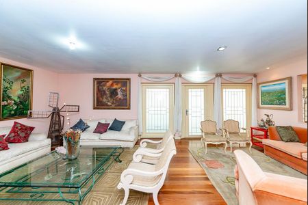 Casa à venda com 622m², 5 quartos e 5 vagasSala 1