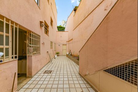 Casa à venda com 622m², 5 quartos e 5 vagasQuintal