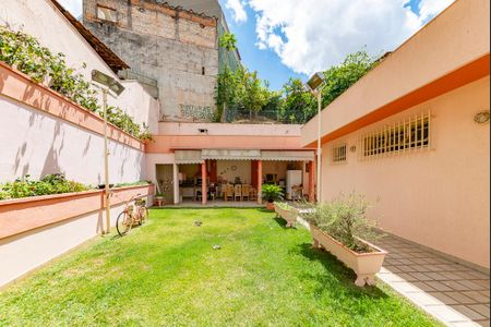 Casa à venda com 622m², 5 quartos e 5 vagasQuintal