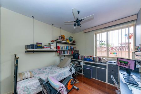 Casa à venda com 622m², 5 quartos e 5 vagasQuarto 5