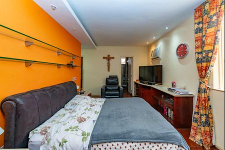 Casa à venda com 622m², 5 quartos e 5 vagasSuíte 1