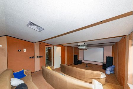 Casa à venda com 622m², 5 quartos e 5 vagasCinema