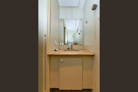 Casa à venda com 622m², 5 quartos e 5 vagasQuarto de Serviço