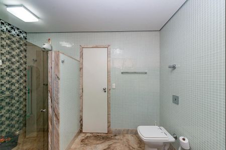 Casa à venda com 622m², 5 quartos e 5 vagasBanheiro Social