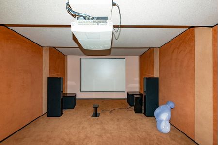 Casa à venda com 622m², 5 quartos e 5 vagasCinema