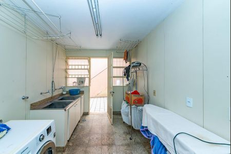 Casa à venda com 622m², 5 quartos e 5 vagasÁrea de Serviço