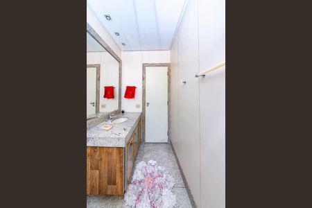 Casa à venda com 622m², 5 quartos e 5 vagasBanheiro da Suíte 3