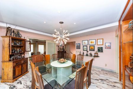 Casa à venda com 622m², 5 quartos e 5 vagasSala 2