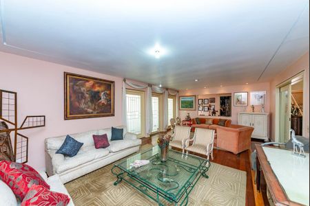 Casa à venda com 622m², 5 quartos e 5 vagasSala 1