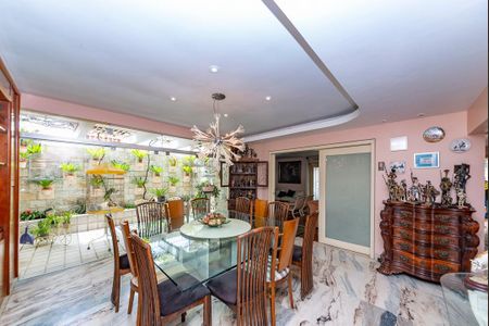 Casa à venda com 622m², 5 quartos e 5 vagasSala 2