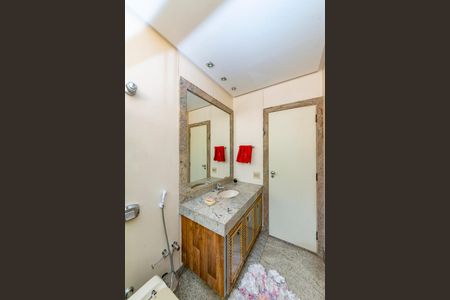 Casa à venda com 622m², 5 quartos e 5 vagasBanheiro da Suíte 3