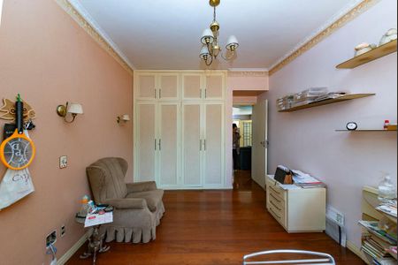 Casa à venda com 622m², 5 quartos e 5 vagasSuíte 2