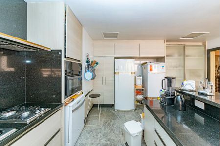 Casa à venda com 622m², 5 quartos e 5 vagasCozinha