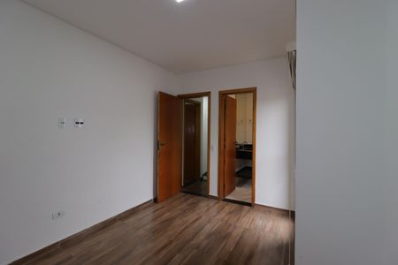 Casa à venda com 110m², 2 quartos e 2 vagasSuíte 2