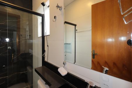 Casa à venda com 110m², 2 quartos e 2 vagasBanheiro da Suíte 1