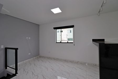 Casa à venda com 110m², 2 quartos e 2 vagasSala