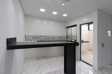 Casa à venda com 110m², 2 quartos e 2 vagasCozinha