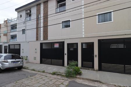 Casa à venda com 110m², 2 quartos e 2 vagasFachada