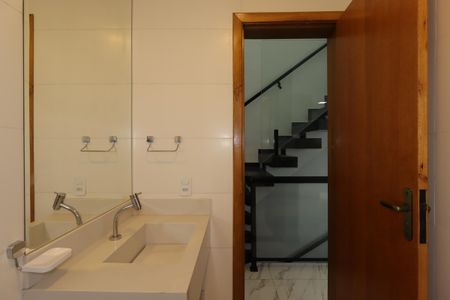 Casa à venda com 110m², 2 quartos e 2 vagasLavabo