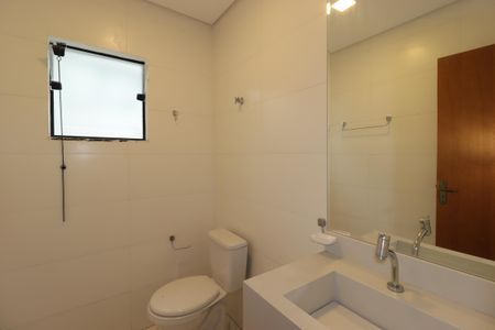 Casa à venda com 110m², 2 quartos e 2 vagasLavabo