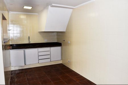 Casa à venda com 133m², 3 quartos e 3 vagas Casa à venda com 133m², 3 quartos e 3 vagasCozinha